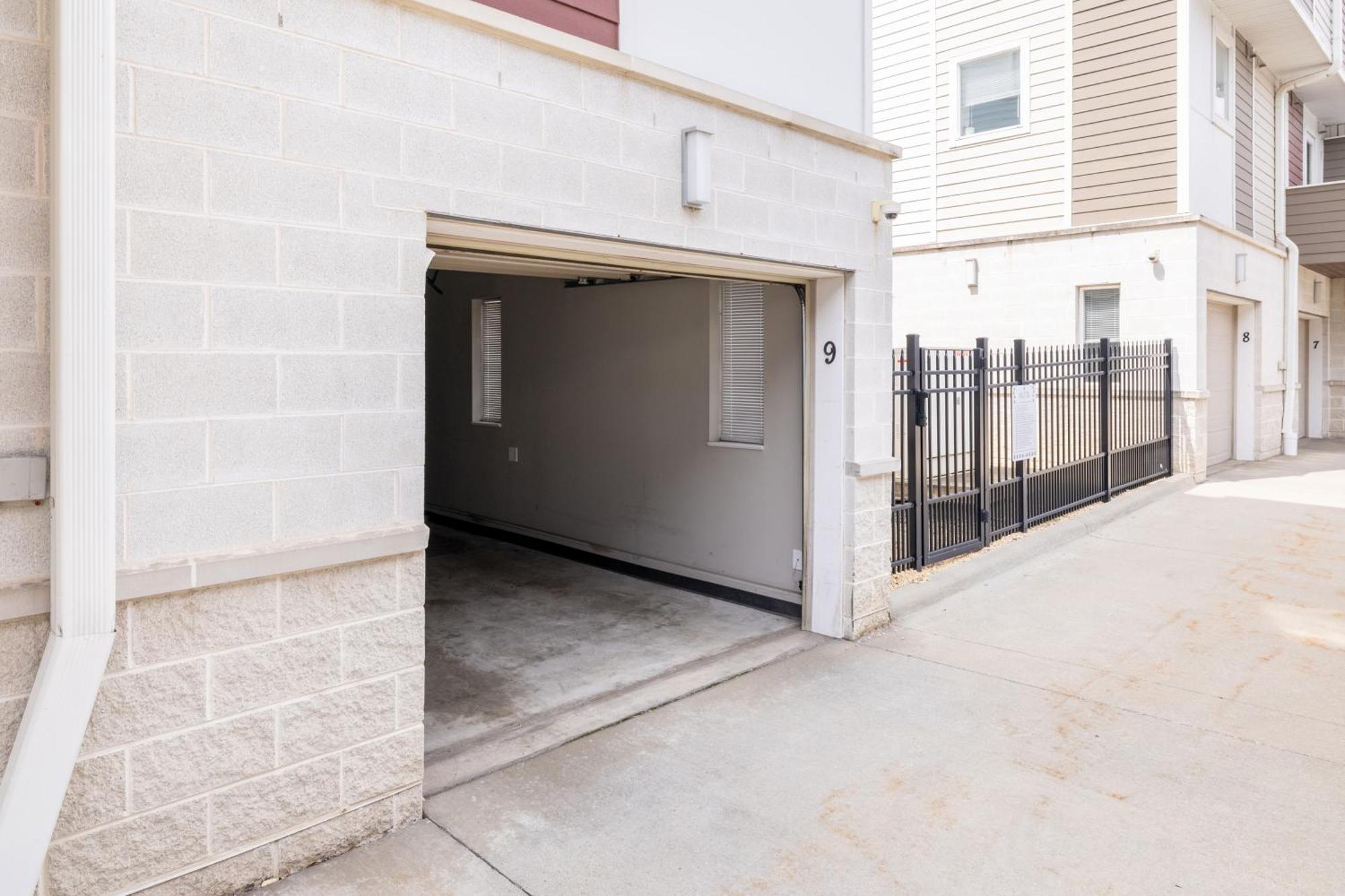 Luxury Downtown Townhome Private Garage Unit 9 Кливланд Екстериор снимка